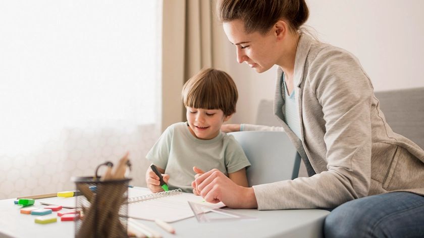 Difference Between a Tutor and a Teacher